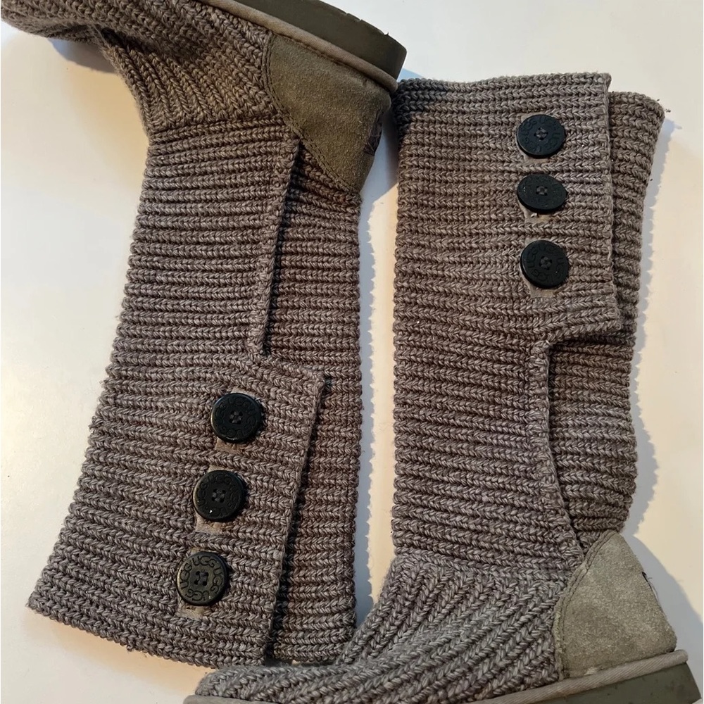 Ugg Womens 10 Classic Cardy Gray Ribbed Knit Boots Button Sheepskin Lining - Picture 3 of 6